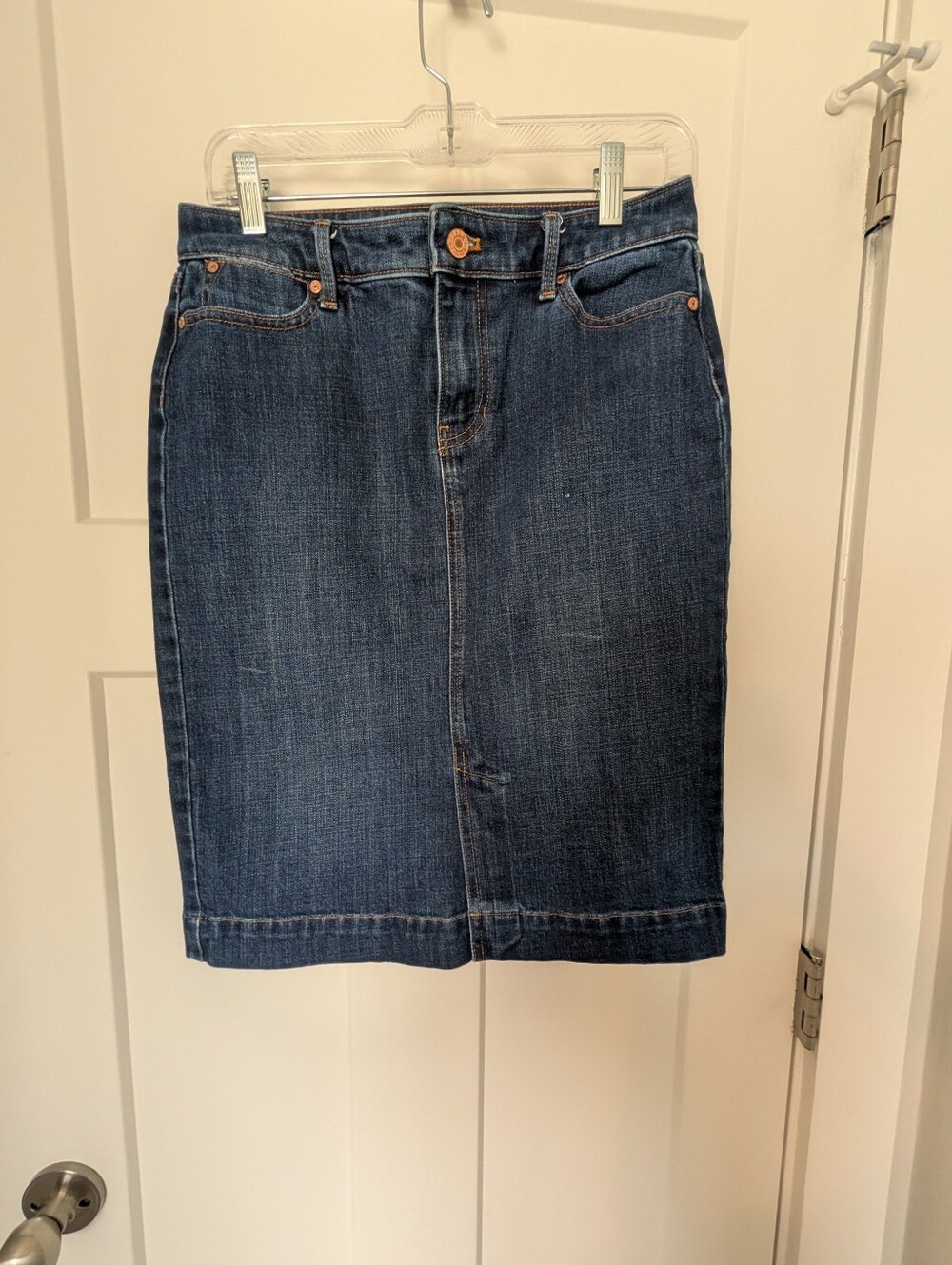 NWOT Talbot's Medium Wash Denim Skirt Size 4P